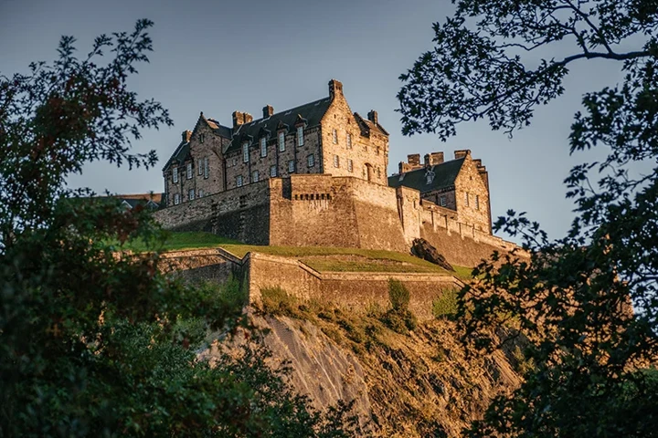 Edinburgh Gezilecek Yerler Rehberi: Kale, Sokaklar ve Şehir Manzaraları