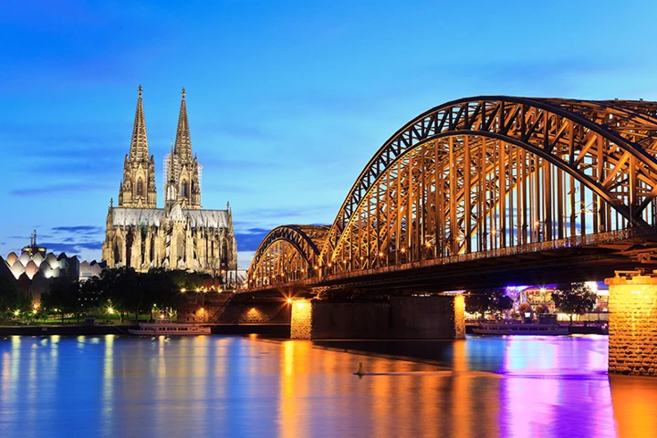 Köln Gezilecek Yerler Rehberi: Tarih, Sanat ve Nehir Kıyısı Keşfi