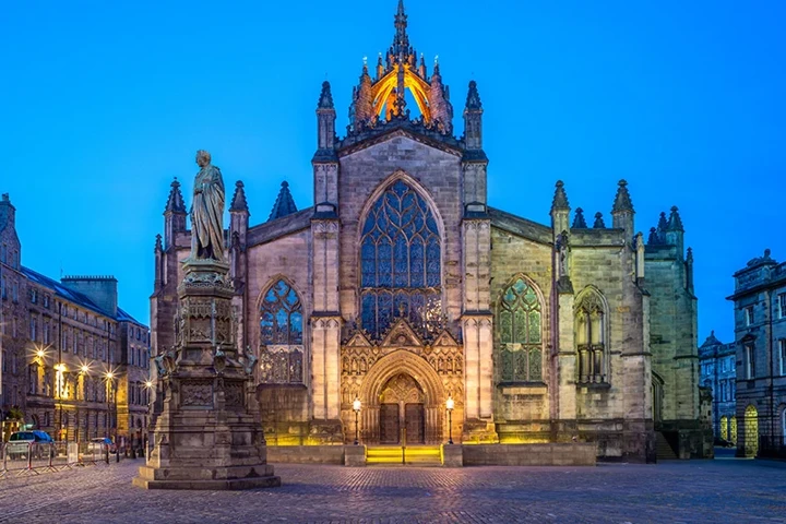 Edinburgh Gezilecek Yerler Rehberi: Kale, Sokaklar ve Şehir Manzaraları