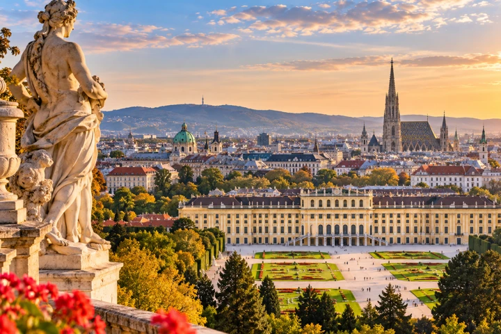 Viyana’da gezilecek yerler nereler? Schönbrunn, Hofburg, Belvedere, Stephansdom, Prater ve Viyana gezi rotalarını keşfedin.
