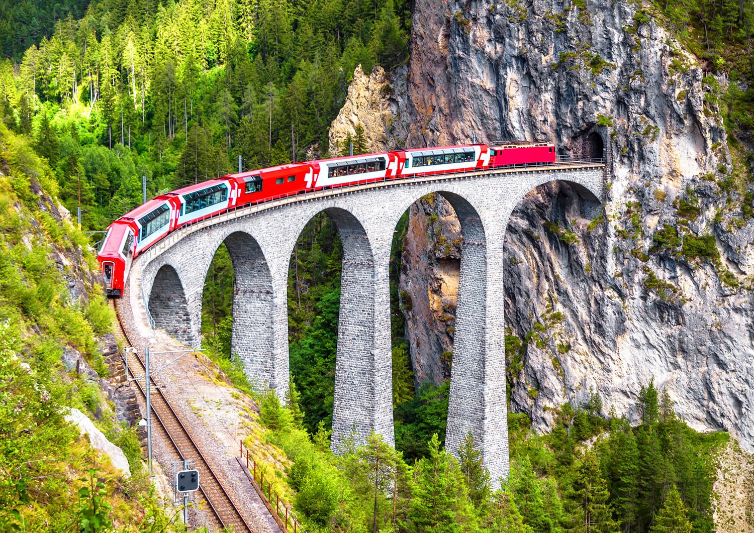 Bernina Express ile Alplerin Dört Ülkesi THY İle Ekstra Turlar Dahil 7 Gece 8 Gün 2027 (GVA-ZRH)