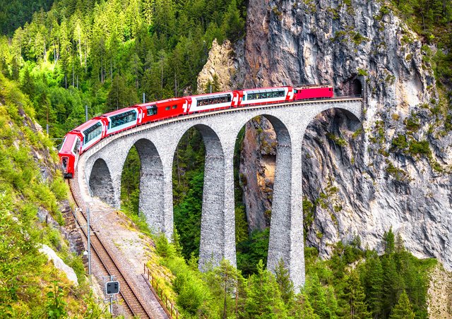 Bernina Express ile Alplerin Dört Ülkesi THY İle Ekstra Turlar Dahil 7 Gece 8 Gün 2027 (GVA-ZRH)