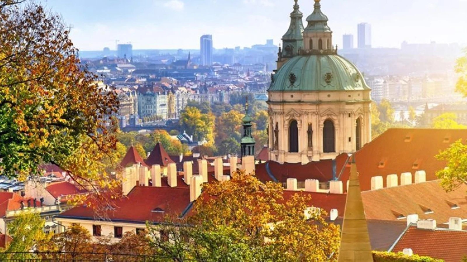 Bohemya'nın Işıltısı Prag Turu 4 Gece Ajet Havayolları İle Yaz Dönemi